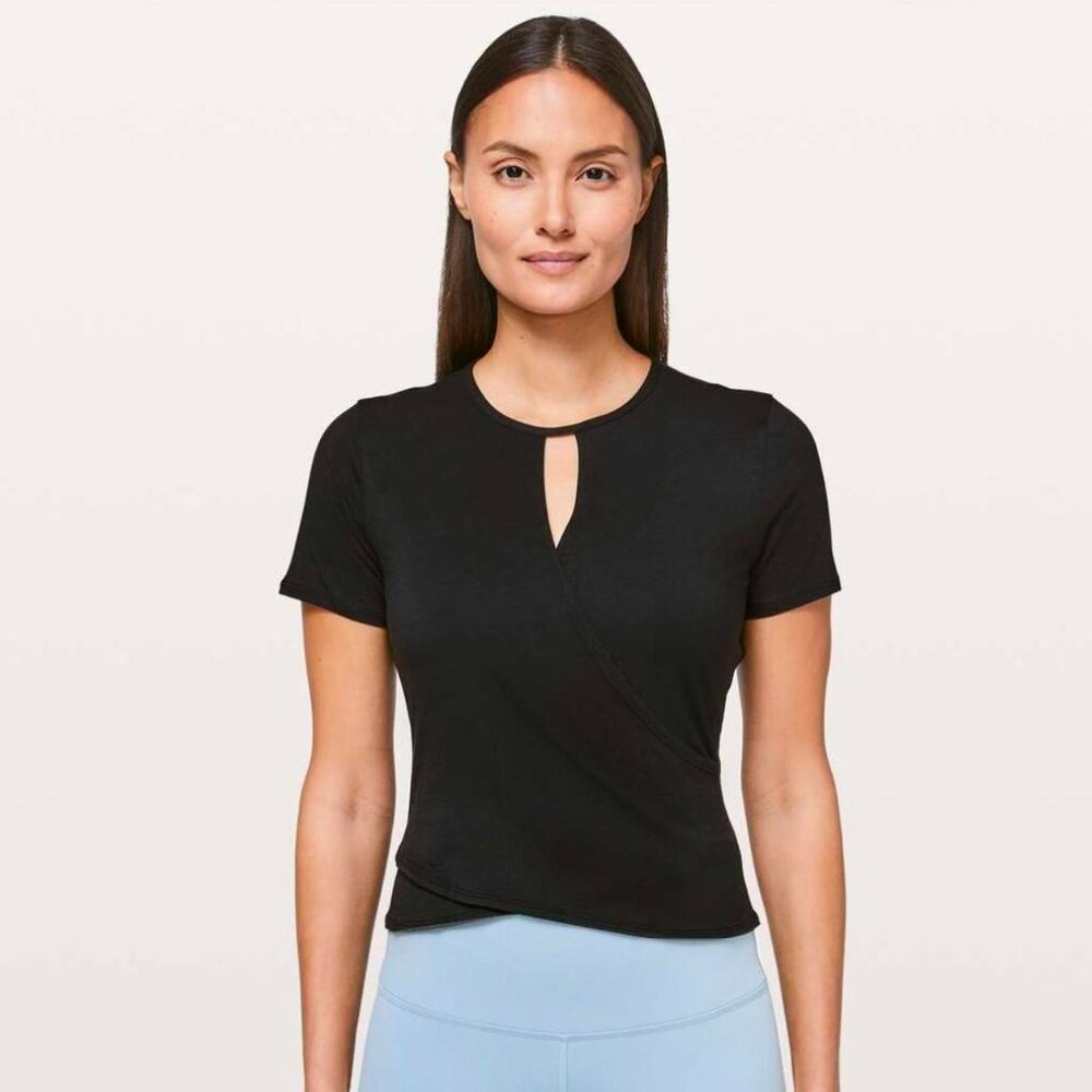 Lululemon round trip keyhole black short sleeve